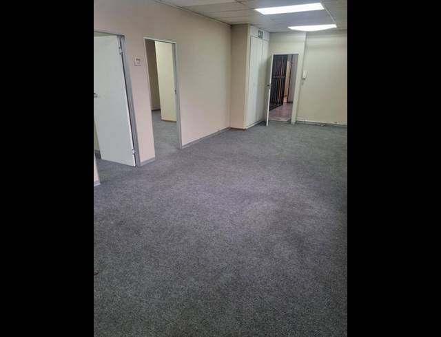 BUSINESS PROPERTY TO RENT IN BEDFORD GARDENS